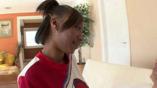 Black teen pom-pom girls se fait baiser par le blanc, entraîneur de football