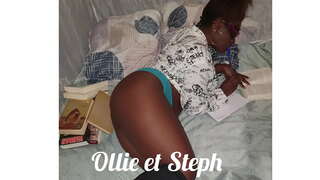 ���િદ્યાર્થી કાળા ચશ્મા બનાવે છે એક સારી છોકરી ના મોઢા માં નાખી