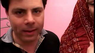 Chorý Chlap šuká v Dovolenku Indickej Wilfe za Peniaze Podvádzanie Coura